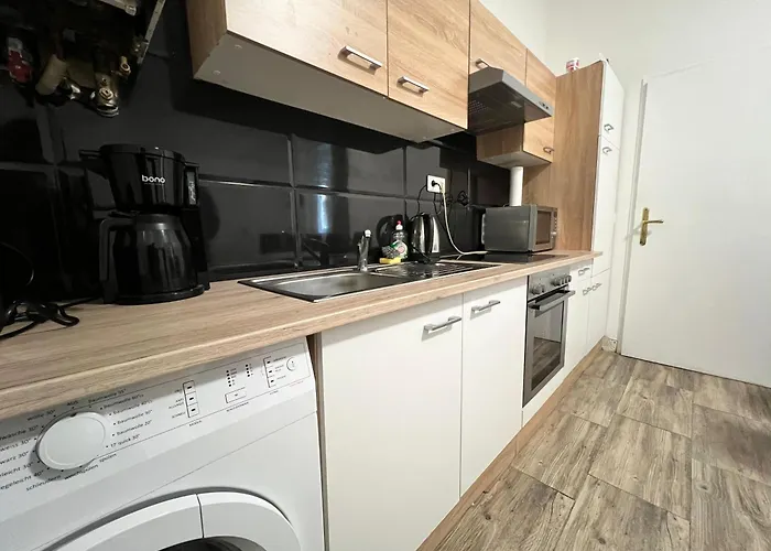 Apartman Comfortable 3br Shared Apt, With Unmatched Comfort *