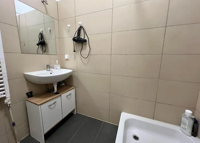 Comfortable 3br Shared Apt, With Unmatched Comfort Apartman